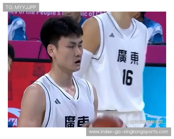 CBA深圳连续防守转化为快攻得分：速度、韧性与冠军气质