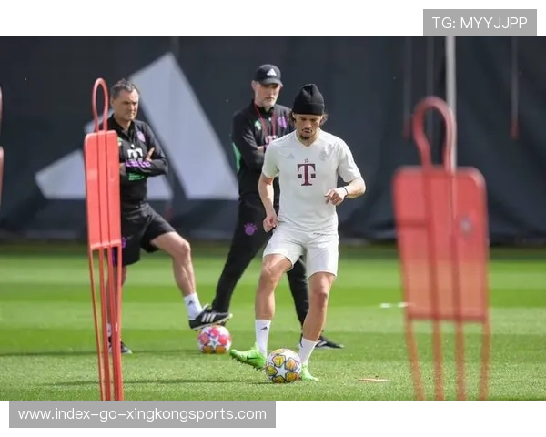 德甲拜仁短传渗透连连,对手溃不成军